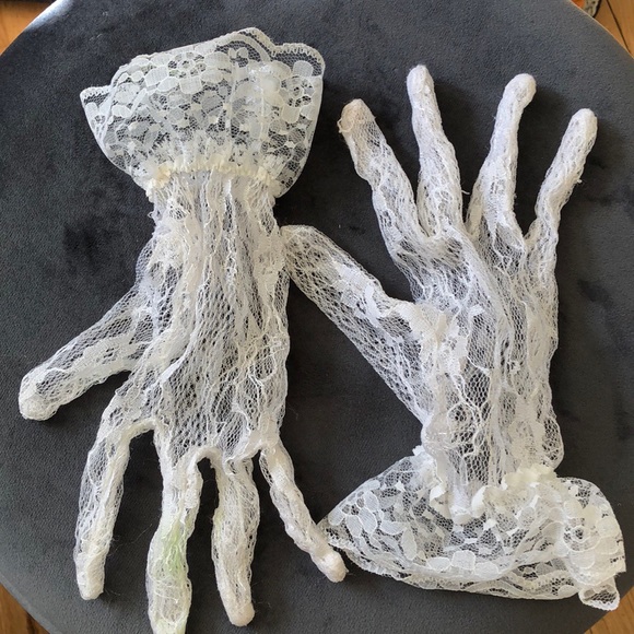 Slip, Lacy Gloves, Express Pantyhose - Picture 7 of 7